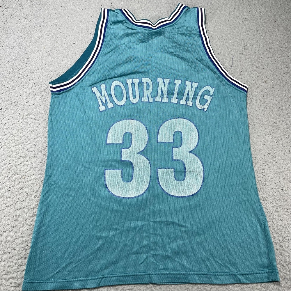 Charlotte Hornets Jersey Mens Small Blue NBA Basketball Alonzo Mourning 33 - Picture 6 of 11